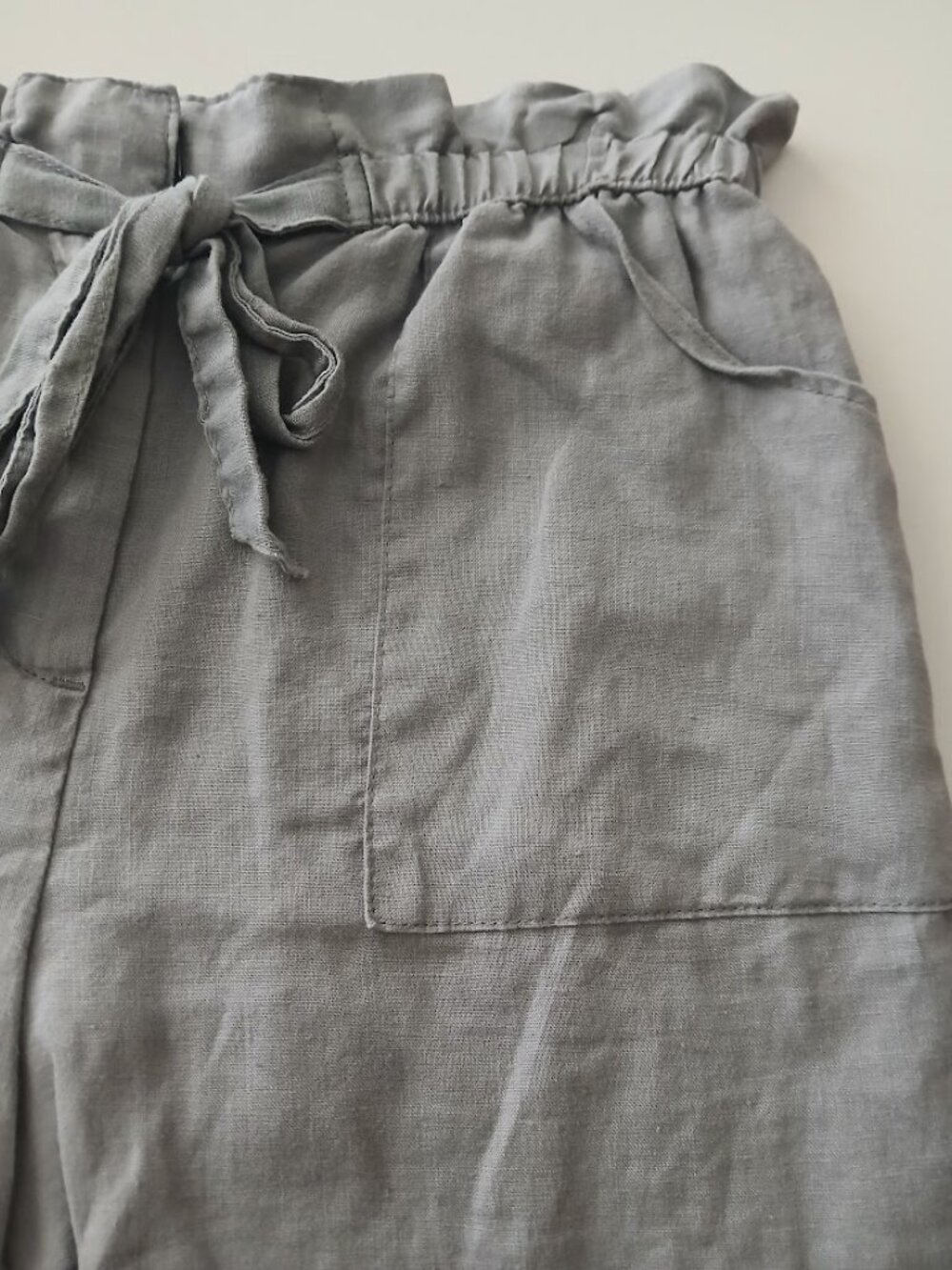 Cynthia Rowley 100% Linen Paper Bag Waist Shorts - size 2 - Picture 2 of 4